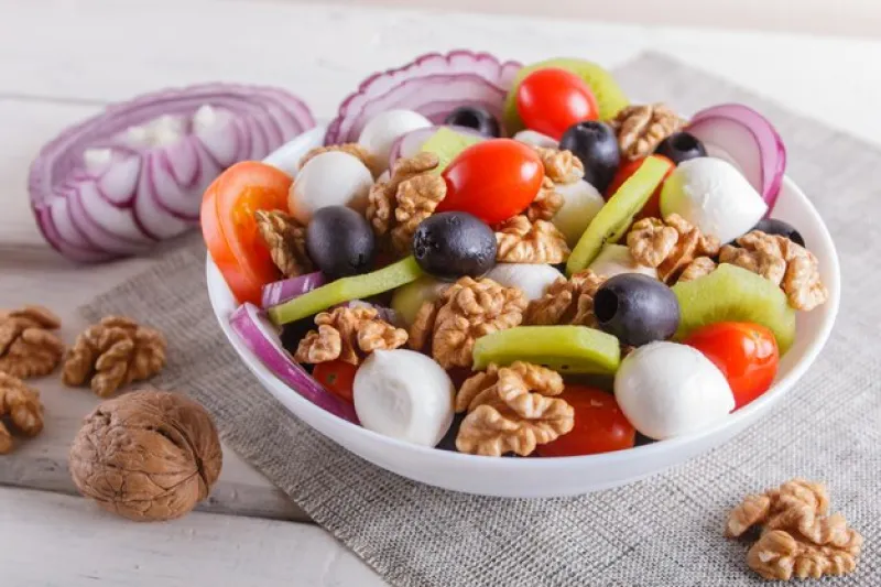 salada com frutas e nozes